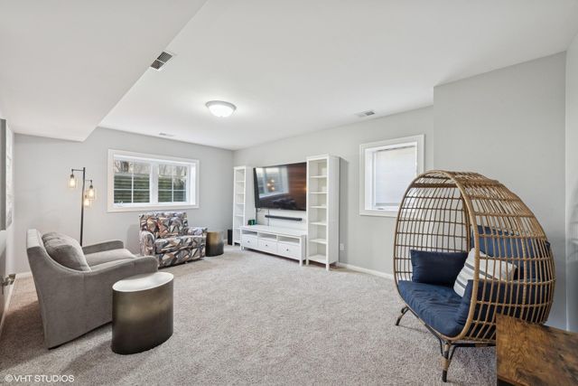 2707 Sweetgum Court, Valparaiso, IN 46383