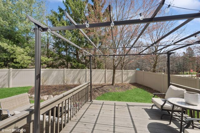 2707 Sweetgum Court, Valparaiso, IN 46383