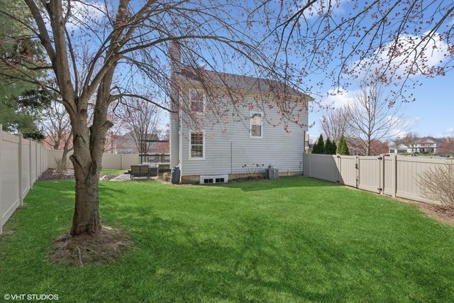 2707 Sweetgum Court, Valparaiso, IN 46383