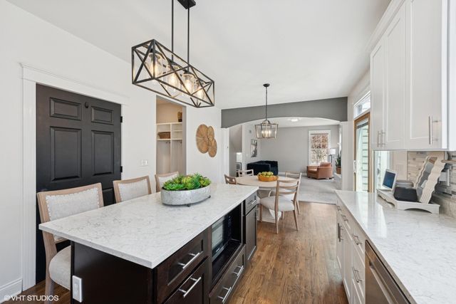 2707 Sweetgum Court, Valparaiso, IN 46383