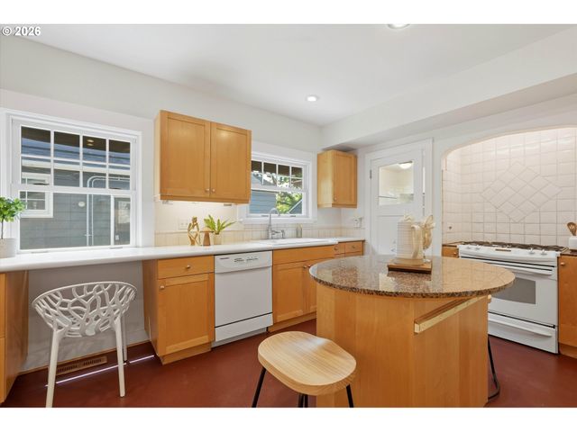 7349 Se 30TH Ave, Portland, OR 97202
