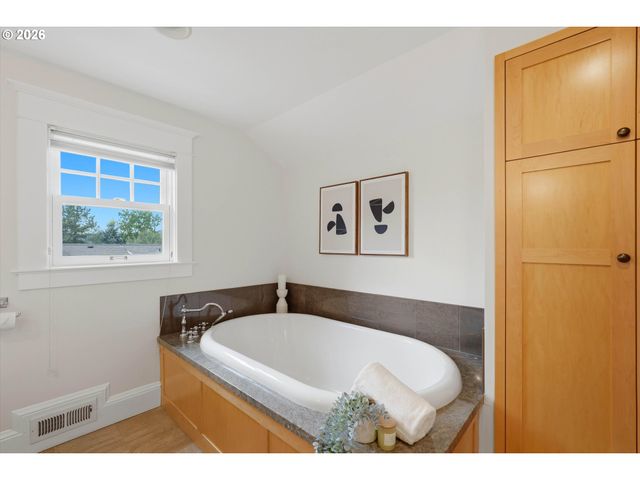 7349 Se 30TH Ave, Portland, OR 97202