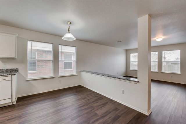 2946 Midbury Drive, Lancaster, TX 75134