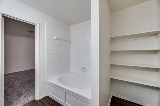2946 Midbury Drive, Lancaster, TX 75134