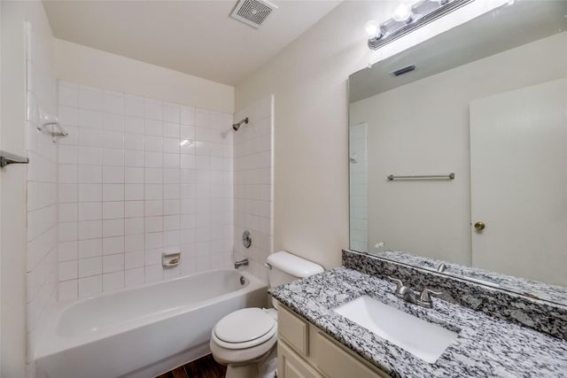2946 Midbury Drive, Lancaster, TX 75134