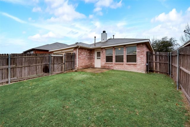 2946 Midbury Drive, Lancaster, TX 75134