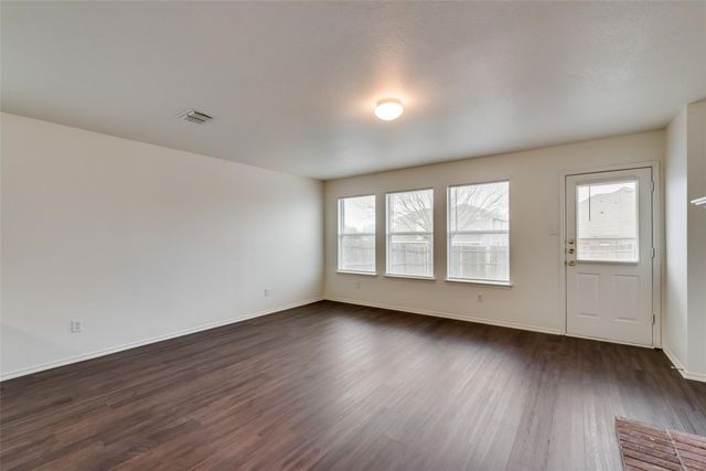2946 Midbury Drive, Lancaster, TX 75134