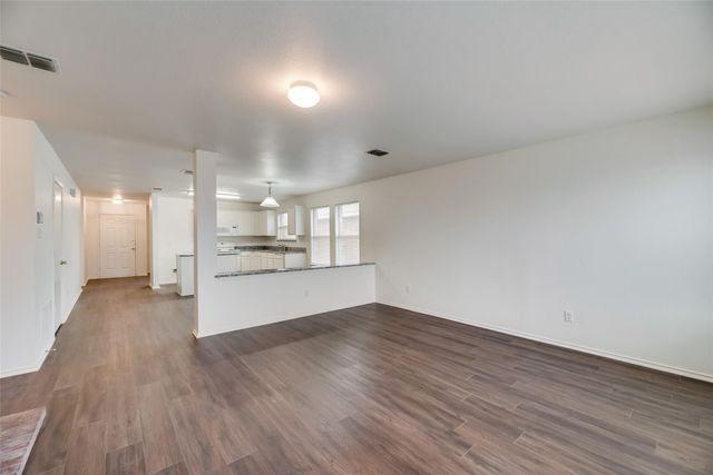 2946 Midbury Drive, Lancaster, TX 75134