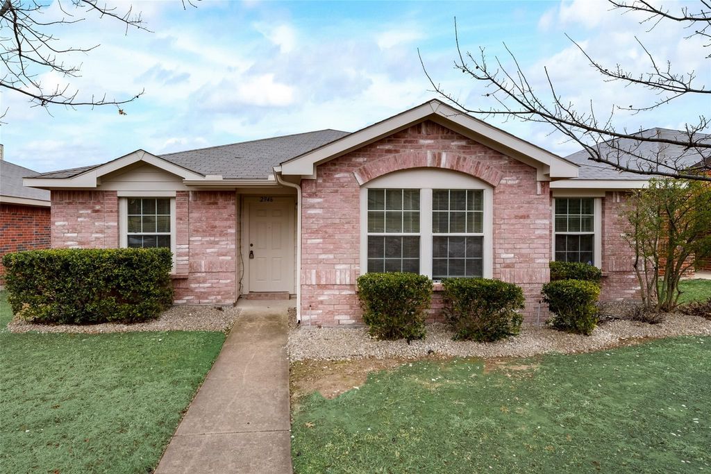 2946 Midbury Drive, Lancaster, TX 75134