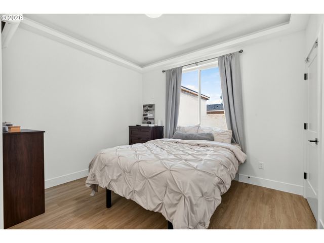 6041 Se LAMBERT St, Portland, OR 97206
