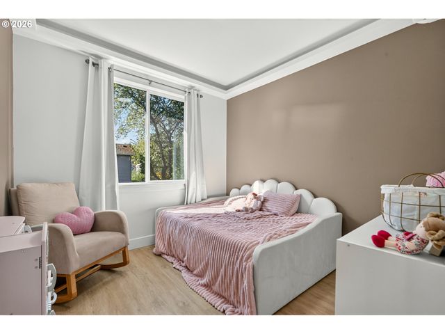6041 Se LAMBERT St, Portland, OR 97206