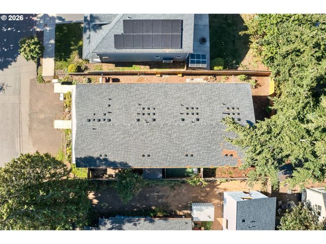 6041 Se LAMBERT St, Portland, OR 97206