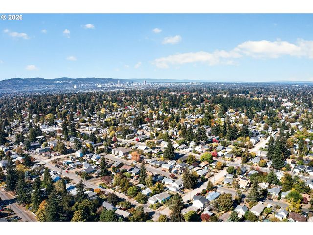 6041 Se LAMBERT St, Portland, OR 97206