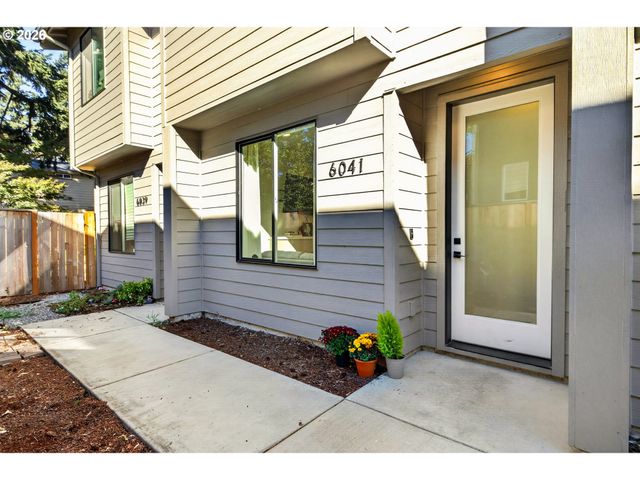 6041 Se LAMBERT St, Portland, OR 97206
