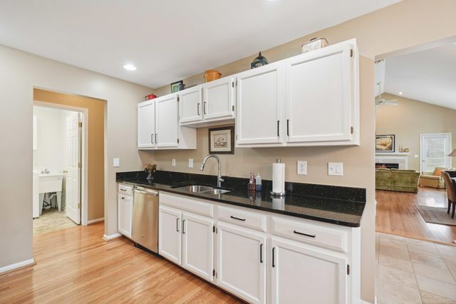 2799 Lochmoor Boulevard, Orion Twp, MI 48360