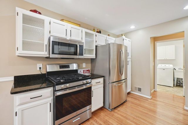 2799 Lochmoor Boulevard, Orion Twp, MI 48360