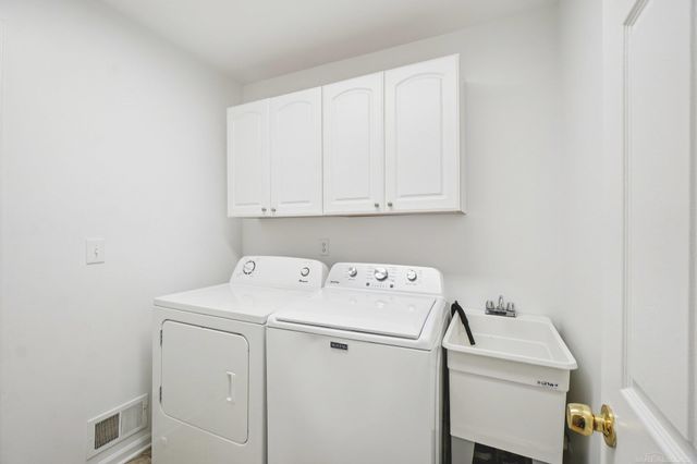 2799 Lochmoor Boulevard, Orion Twp, MI 48360