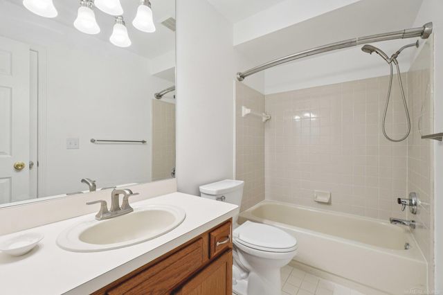 2799 Lochmoor Boulevard, Orion Twp, MI 48360