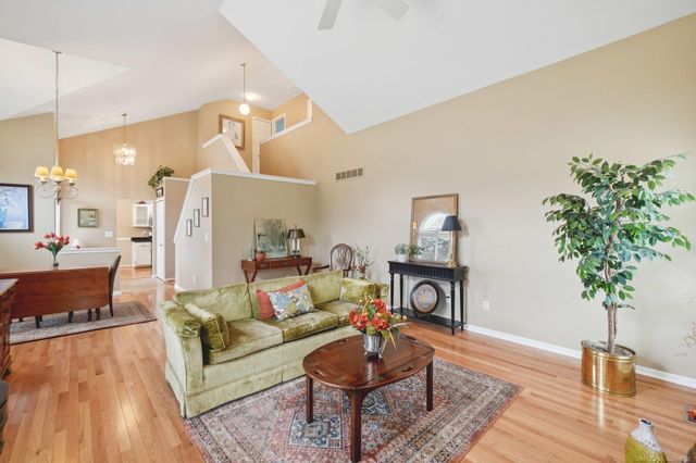 2799 Lochmoor Boulevard, Orion Twp, MI 48360