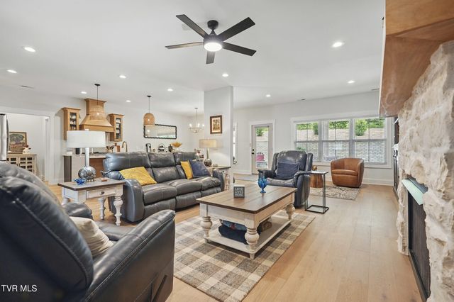 235 Winston Place, Johnson City, TN 37615