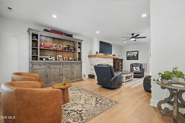 235 Winston Place, Johnson City, TN 37615