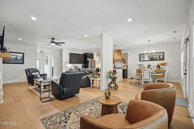 235 Winston Place, Johnson City, TN 37615