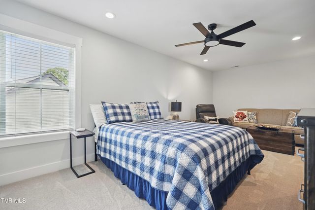 235 Winston Place, Johnson City, TN 37615