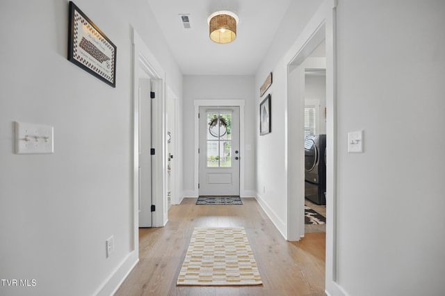 235 Winston Place, Johnson City, TN 37615