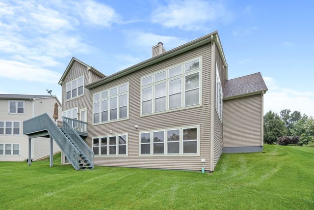 145 Rosewood Drive, Streamwood, IL 60107