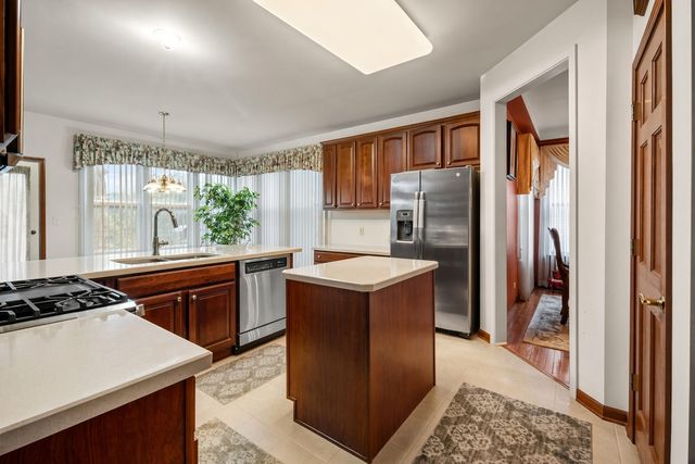145 Rosewood Drive, Streamwood, IL 60107