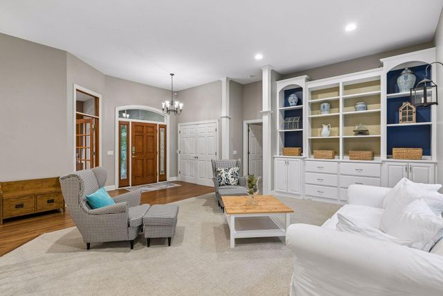18023 Jay Court, Lakeville, MN 55044