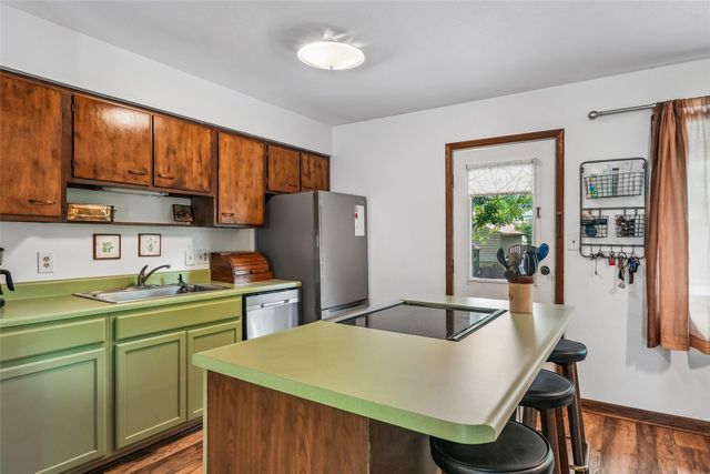 9189 Oakwood Drive, Norwalk, IA 50211