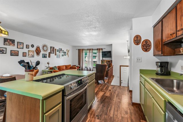 9189 Oakwood Drive, Norwalk, IA 50211
