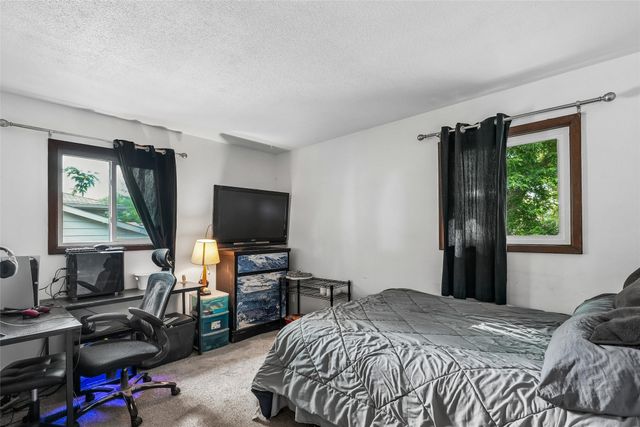 9189 Oakwood Drive, Norwalk, IA 50211