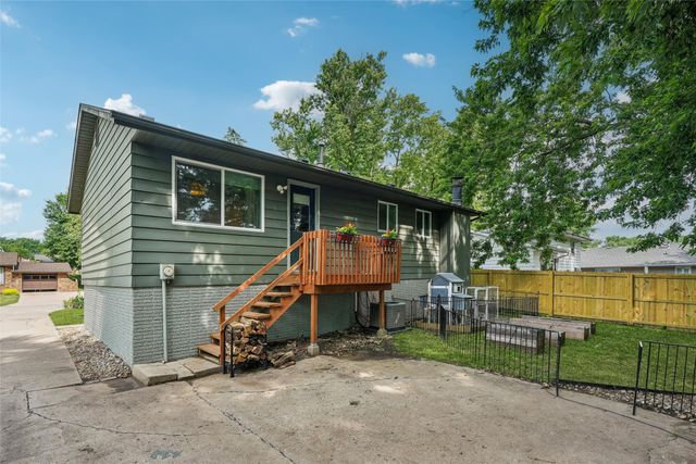 9189 Oakwood Drive, Norwalk, IA 50211