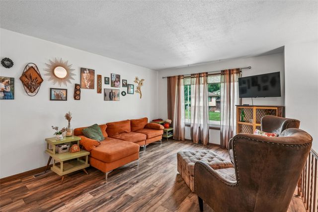 9189 Oakwood Drive, Norwalk, IA 50211
