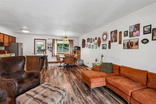 9189 Oakwood Drive, Norwalk, IA 50211