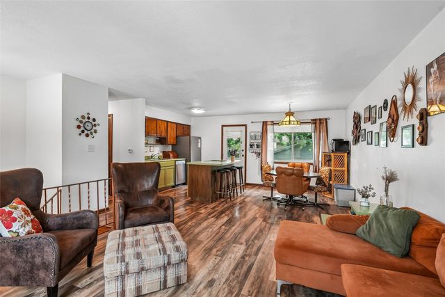 9189 Oakwood Drive, Norwalk, IA 50211