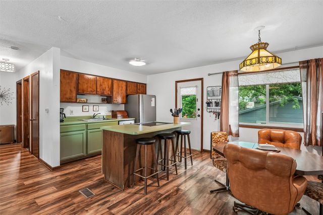 9189 Oakwood Drive, Norwalk, IA 50211