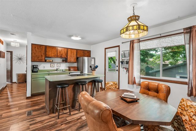 9189 Oakwood Drive, Norwalk, IA 50211