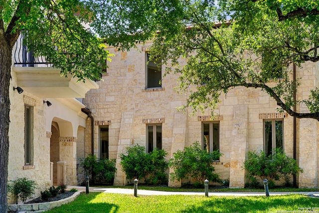 4256 fischer store, Wimberley, TX 78676