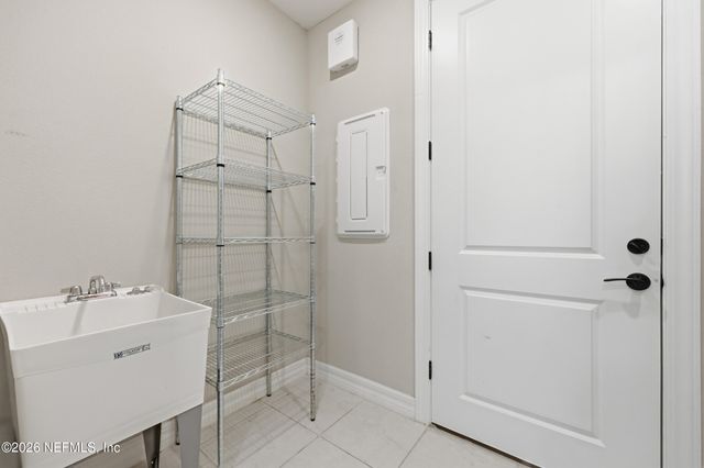 11097 CITY FRONT Drive, Jacksonville, FL 32256