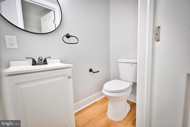 233 S CHAPEL ST, Baltimore, MD 21231
