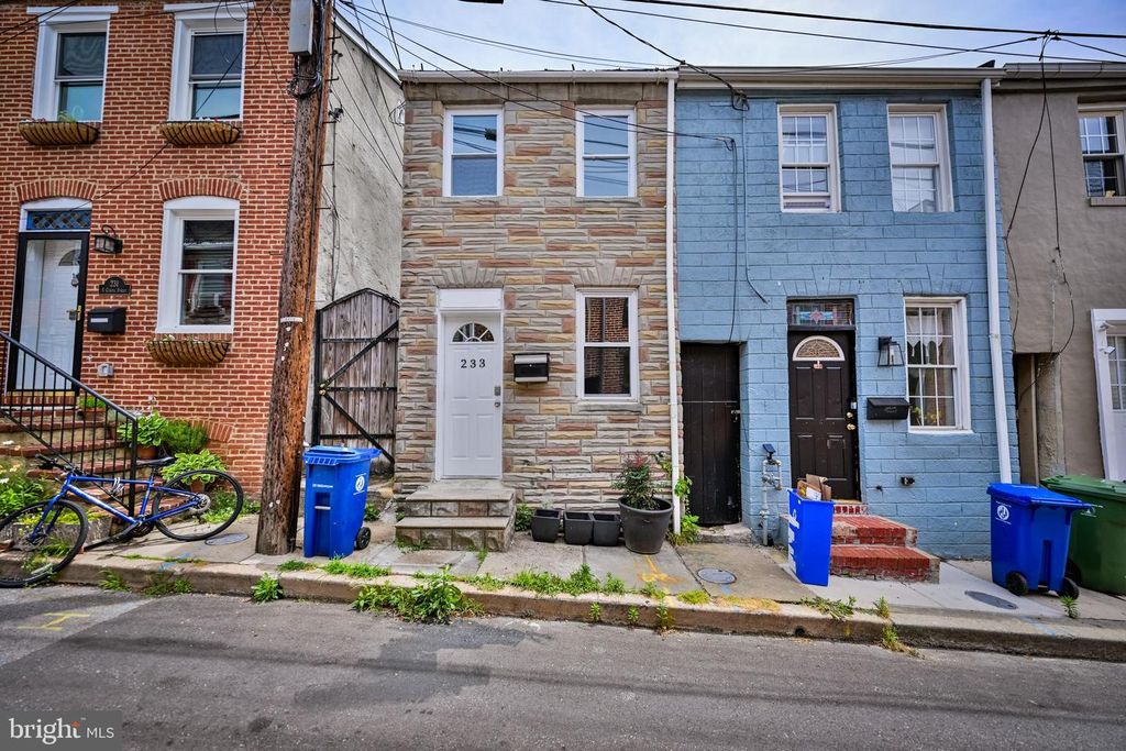 233 S CHAPEL ST, Baltimore, MD 21231