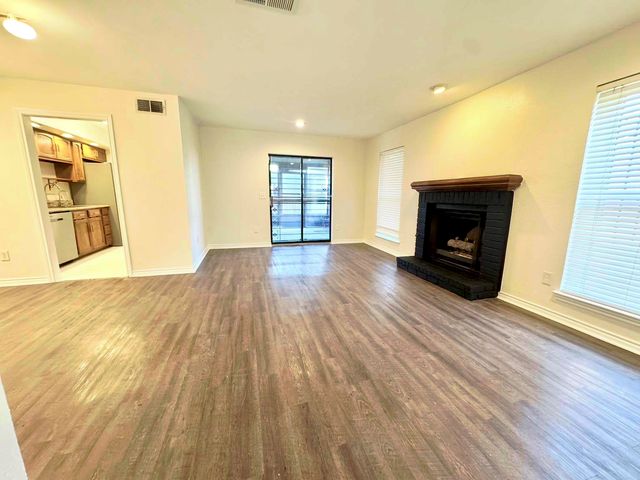 11525 Webb Chapel Road, Dallas, TX 75229