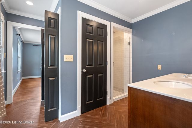 2609 Landor Ave, Louisville, KY 40205