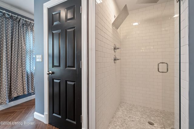 2609 Landor Ave, Louisville, KY 40205