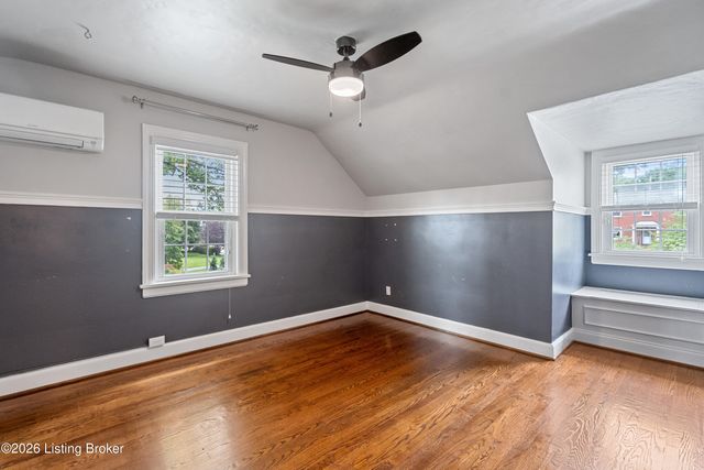 2609 Landor Ave, Louisville, KY 40205