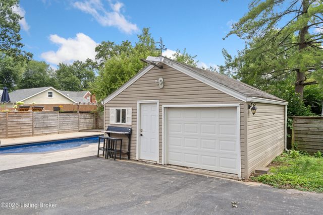 2609 Landor Ave, Louisville, KY 40205