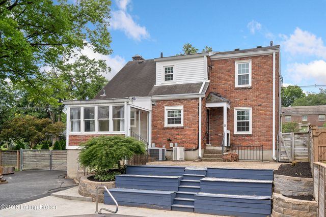 2609 Landor Ave, Louisville, KY 40205